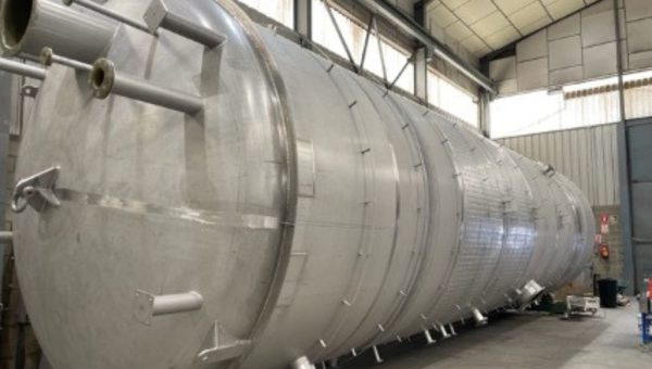 Planta completa de depósitos para el almacenamiento y tratamiento de aceite en Arabia Saudí